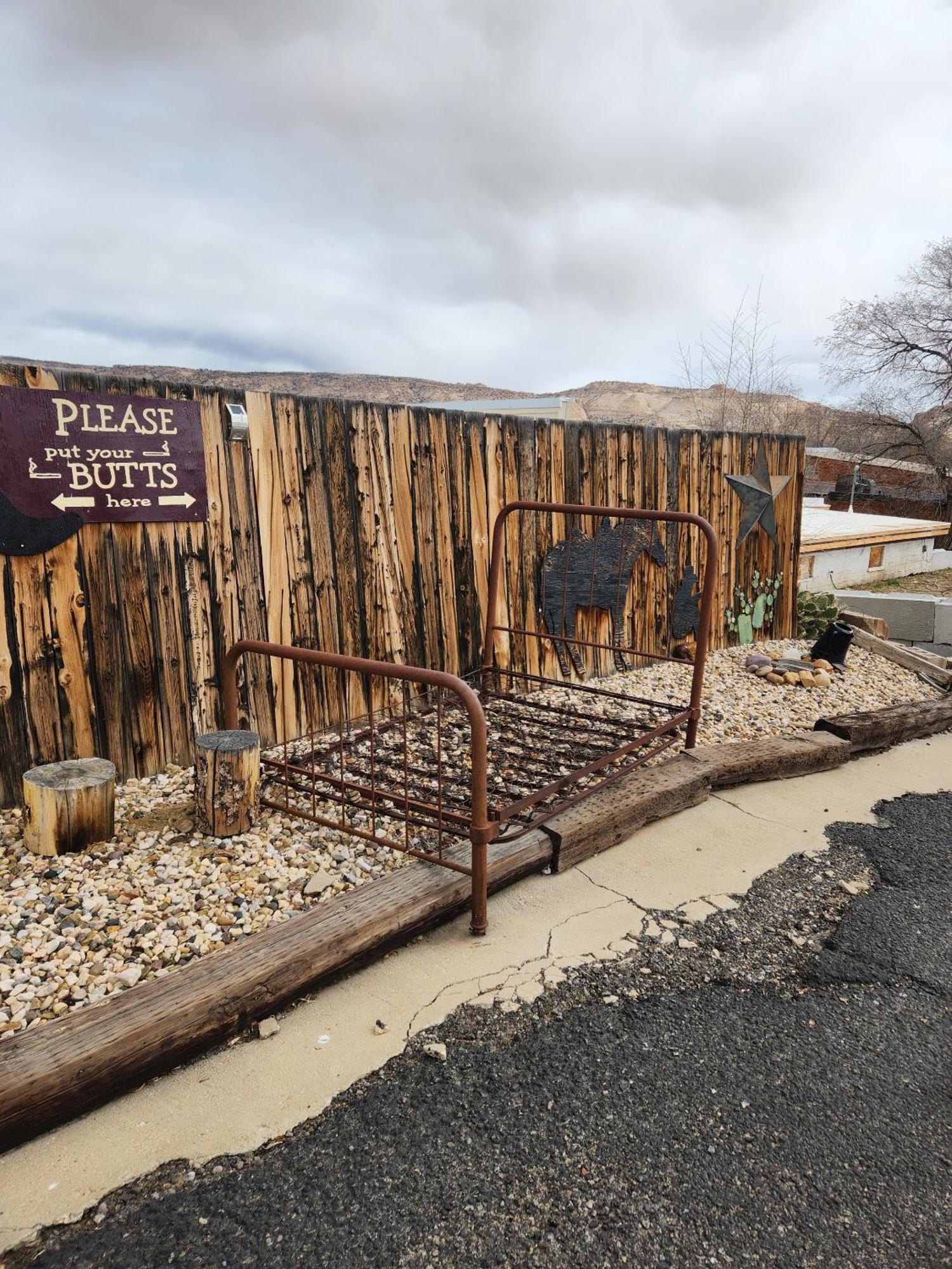 Cowboy Country Inn Escalante Bagian luar foto