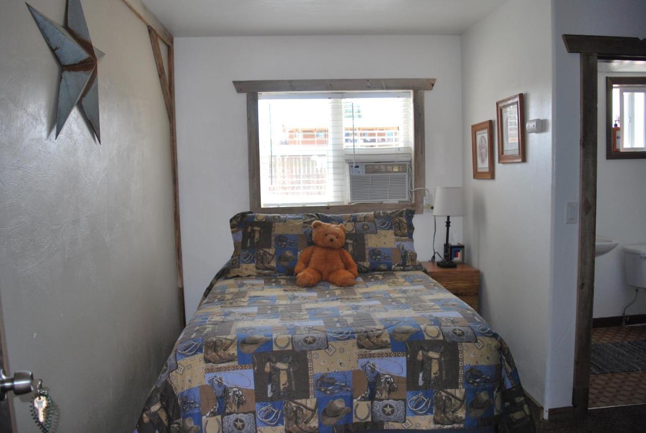 Cowboy Country Inn Escalante Bagian luar foto